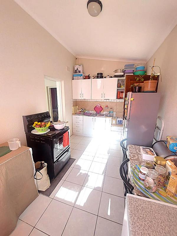 2 Bedroom Property for Sale in Goodwood Central Western Cape